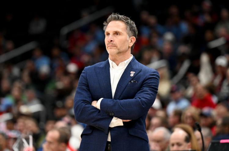 美记：尼克斯将聘请圣约瑟夫大学主帅比利-兰格加入其教练团队